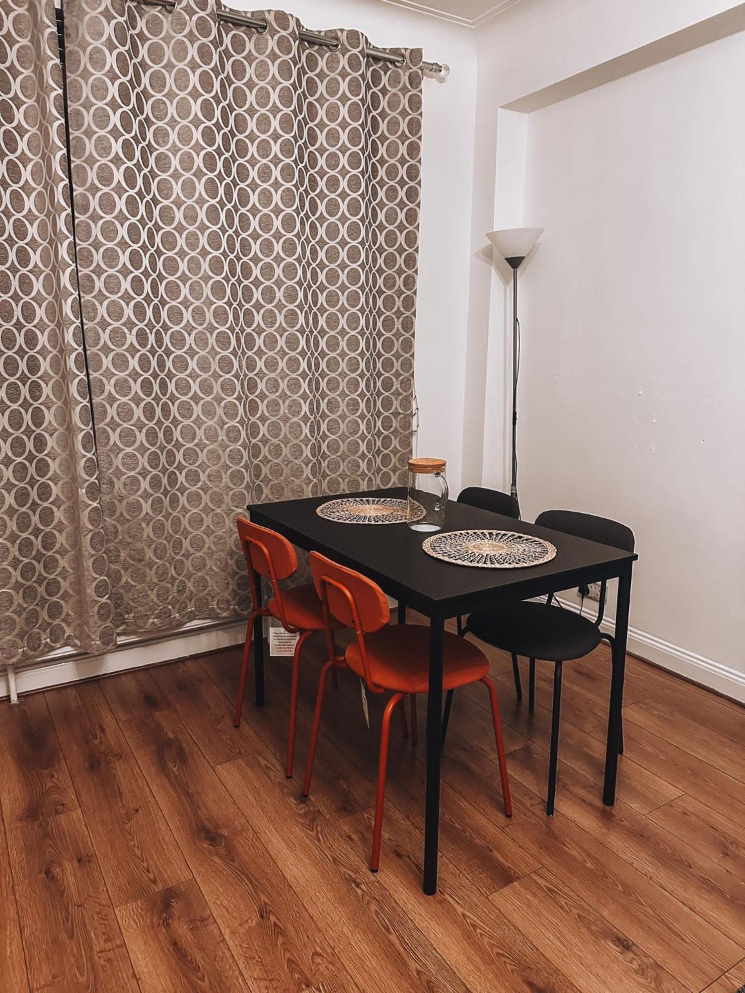 Cosy 2 Bedroom Apartment In Swiss Cottage. Londres Exterior foto