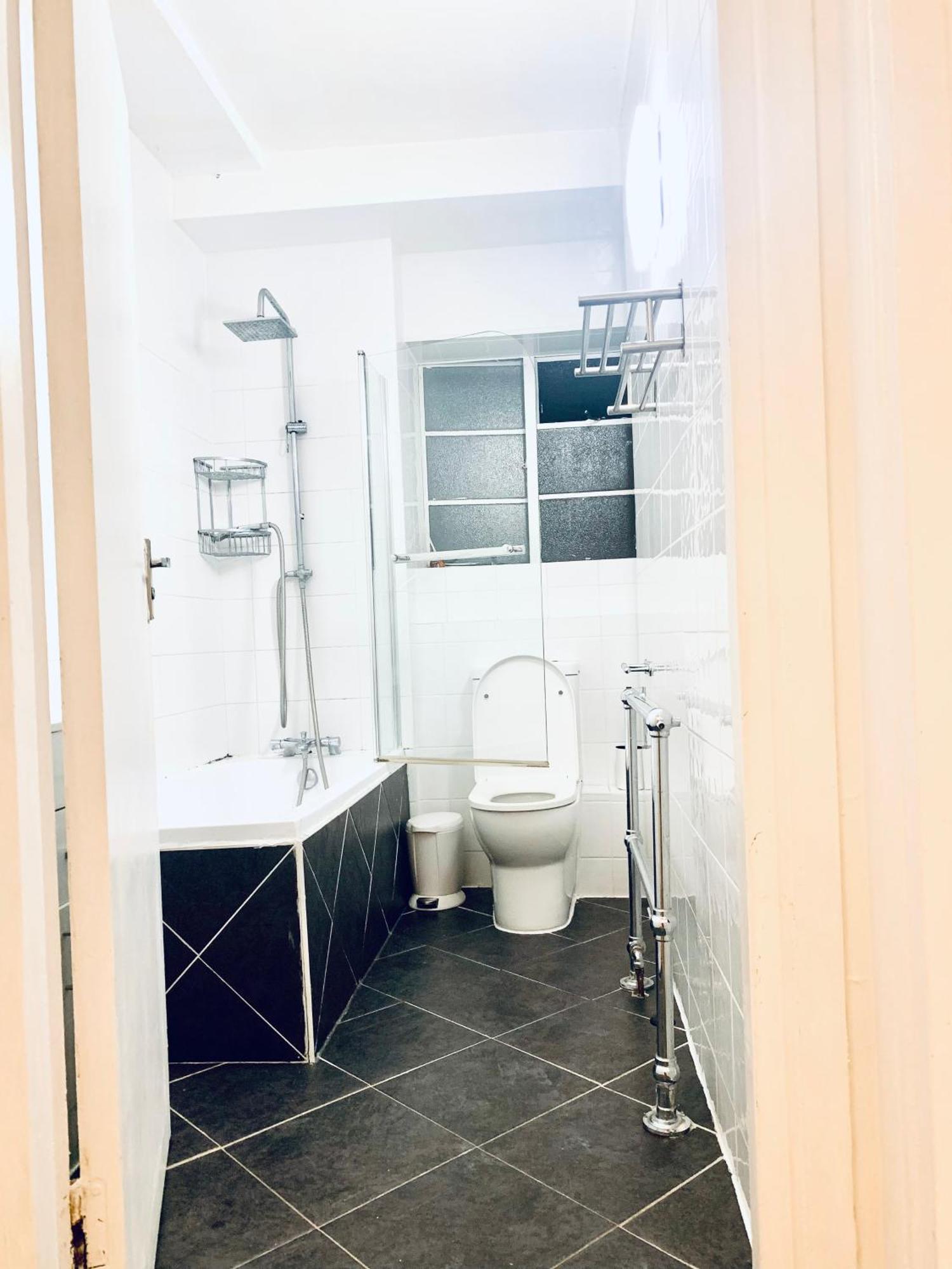 Cosy 2 Bedroom Apartment In Swiss Cottage. Londres Exterior foto